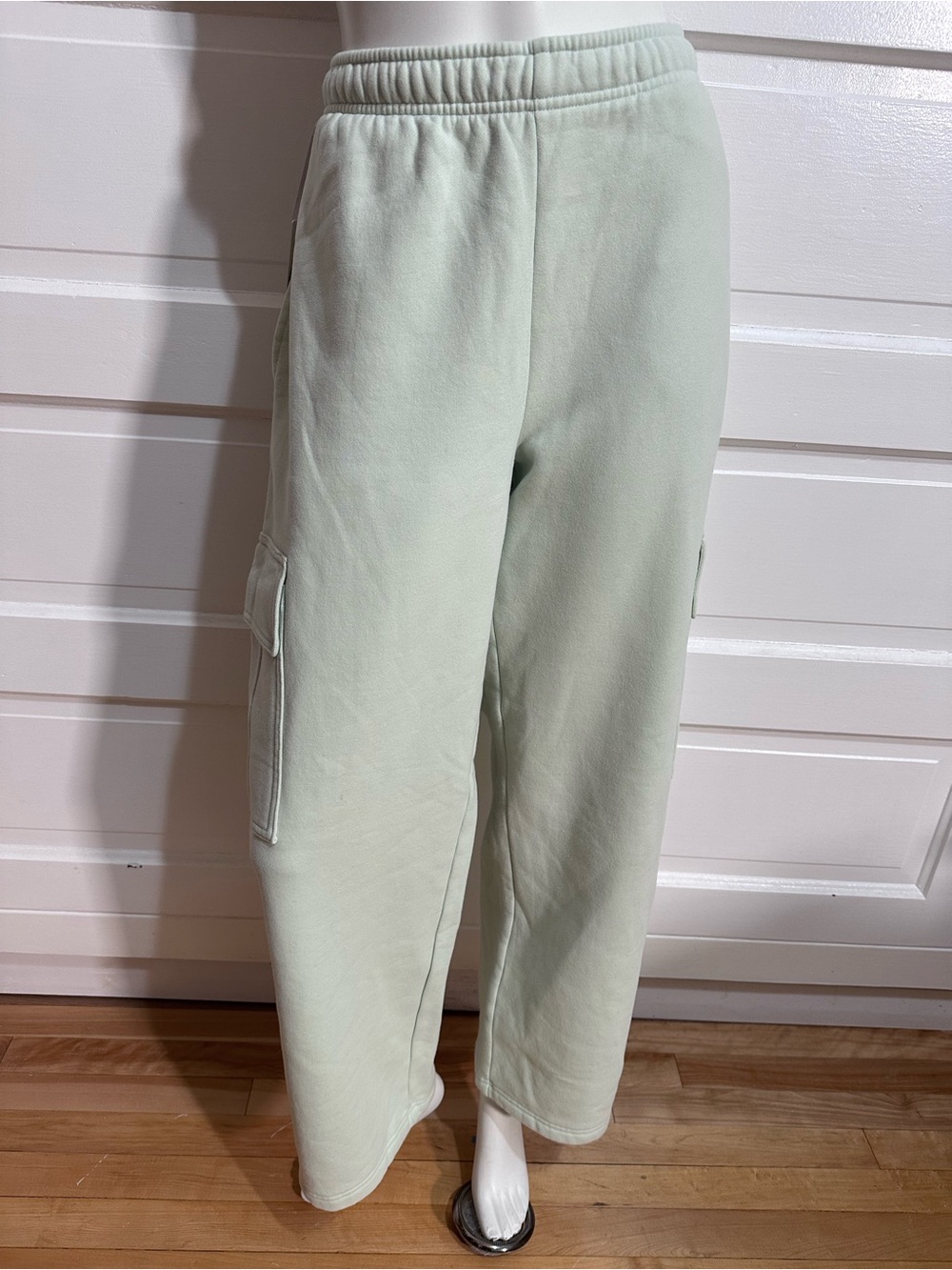 Aritzia Cozy Sweatfleece Mega Fit Cargo Sweatpant Size XL Mint Chip Green $98